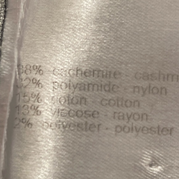 CHANEL Cashmere Blend Hat - Picture 10 of 10